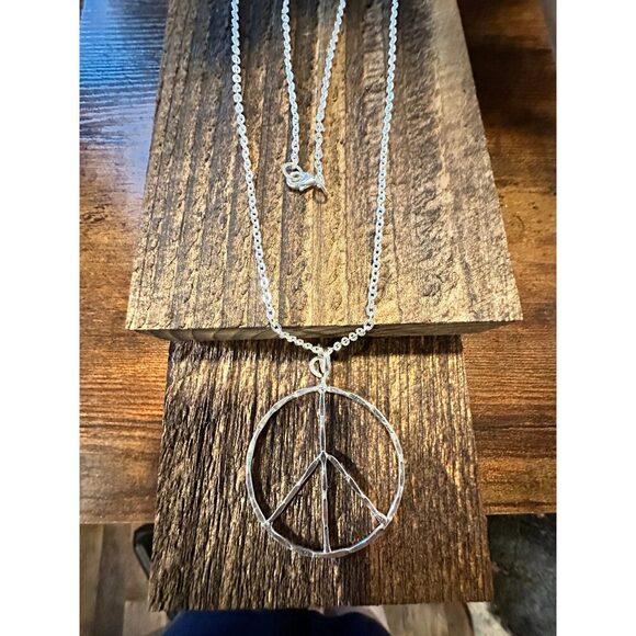 Handmade Artesian Hippie Silver Plated Peace Sign Necklace Chain, Gift Box - Picture 2 of 8